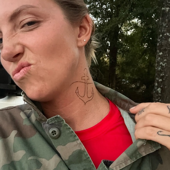 Meet your Posher, Jennifer - Picture 7 of 8